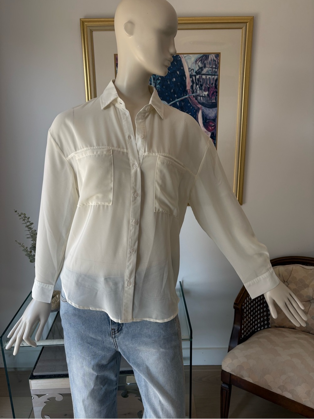 DÈLUC Classic Cream Button-Front Women's Shirt